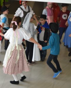 LáriFári Alapítvány Meseösvény